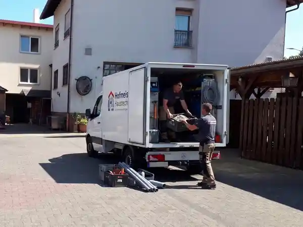Separater Parkplatz für Monteure am Gasthof Zum Deutschen Hof